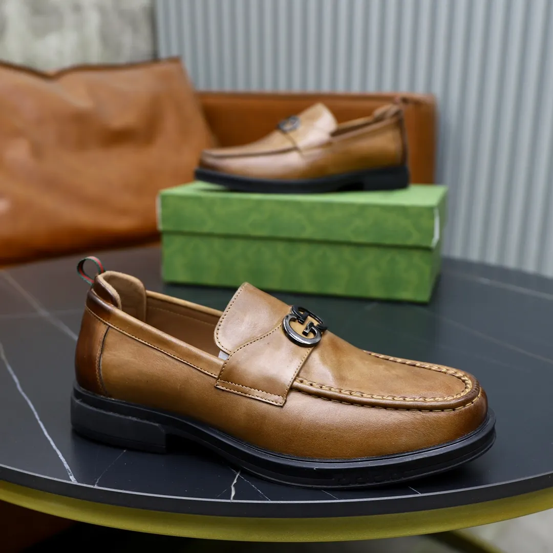 Men's shoes: 250🙅‍♂️🙅‍♂️🙅‍♂️Niuli Brand: GUCCI Size: 38-44 (45 can be customized) Level: Counter classic Material: Original soft cowhide upper Comfortable cowhide lining Original lightweight outsole Style category: Business casual footwear Driving leather shoes Color: Actual picture color